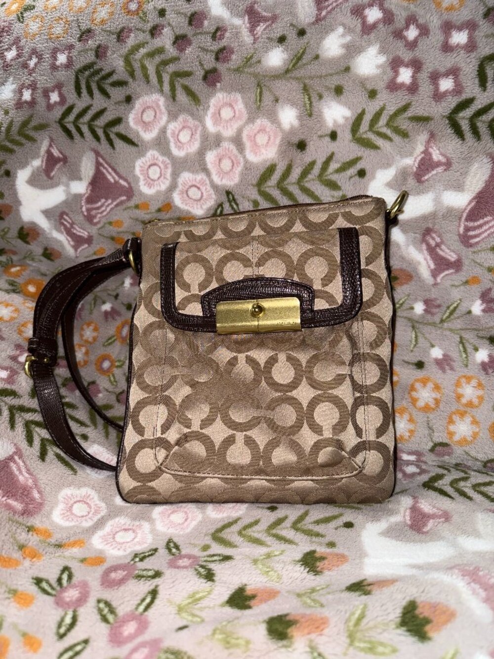 Coach Kristin Signature Op Art Swingpack crossbody bag in khaki and brown
